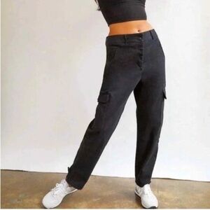 Aritzia Wilfred Free  Black Modern Y2K Cargo Twill High Rise size 4